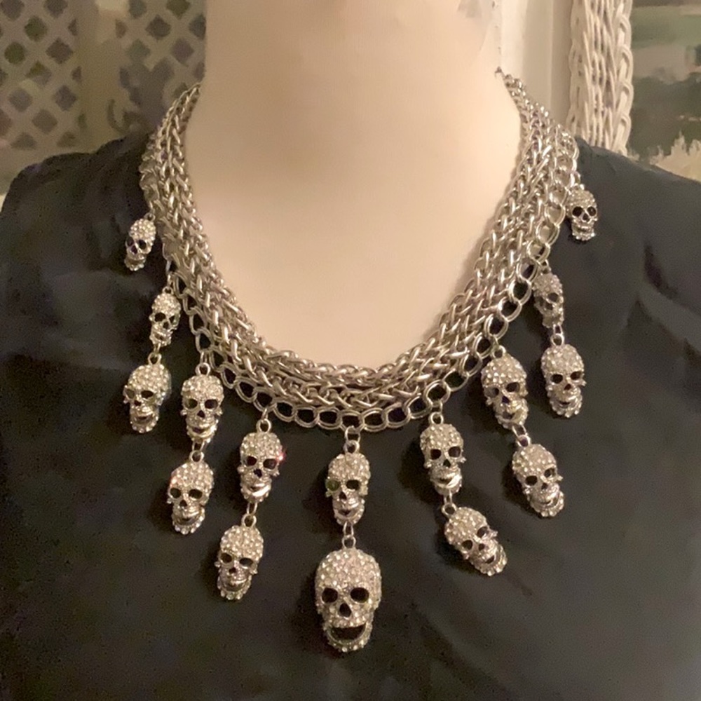 Rhinestones skull necklace